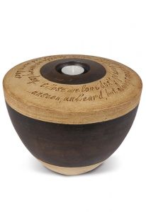 Urna de cerâmica artesanal com porta velas